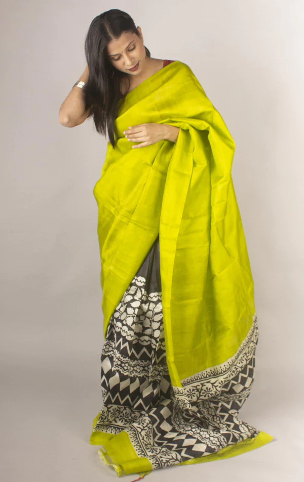 Olive Green Printed Saree With Abstract Pattern